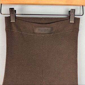 Essentials Chocolate Ribbed leggings